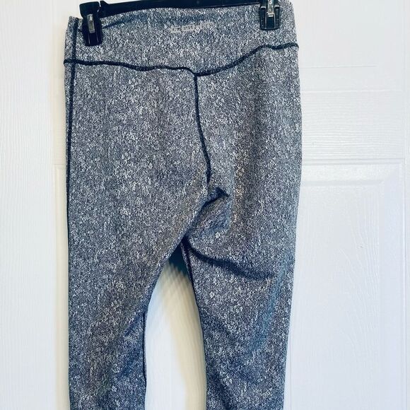ECHT Gray White Speckle Pattern High Waisted Jacquard Textured Leggings Small - Picture 2 of 7